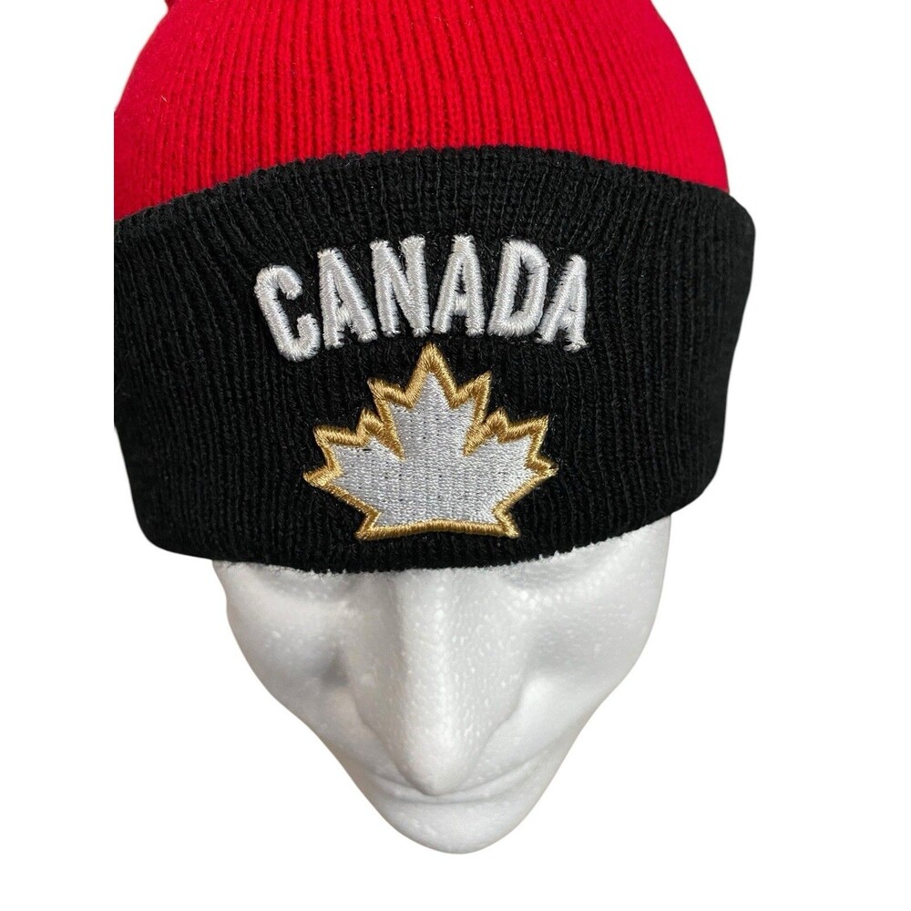 Bauer Hockey Canada Toque Red Black  Winter Knit Beanie Hat With Pom Pom NWT